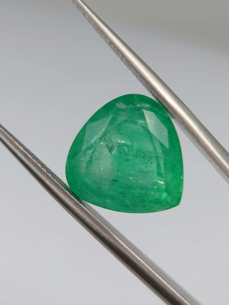 8.32ct Natural Stunning Panjshir Emerald from Afghanistan — view 3